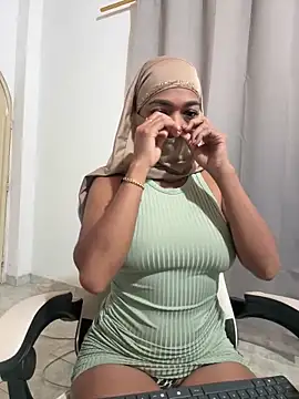 Snapshot of Yuli_arabic chatting on April 27, 7:23 pm Yuli arabic online show from April 27, 7:23 pm