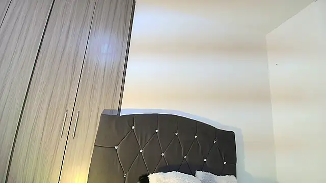 Snapshot of Ruby_Whispers chatting on November 22, 12:15 pm Ruby Whispers online show from November 22, 12:15 pm