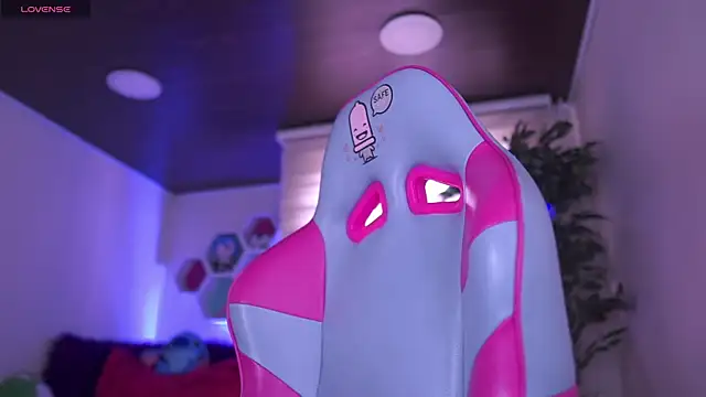 Rebecah 1 online show from April 8, 2:40 pm