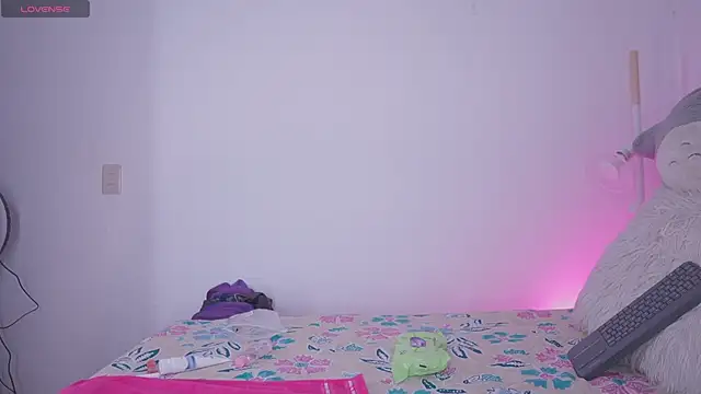 Snapshot of Rebecah_1 chatting on September 23, 12:56 pm Rebecah 1 online show from September 23, 12:56 pm