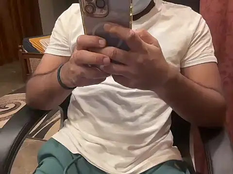 Snapshot of BobgaBonga chatting on October 24, 5:23 pm BobgaBonga online show from October 24, 5:23 pm