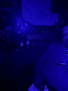 Snapshot of johnboones10 chatting on November 30, 1:17 am johnboones10 online show from November 30, 1:17 am