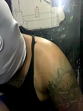 Snapshot of johnboones10 chatting on September 18, 9:01 am johnboones10 online show from September 18, 9:01 am