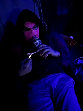 Snapshot of johnboones10 chatting on December 3, 12:15 pm johnboones10 online show from December 3, 12:15 pm