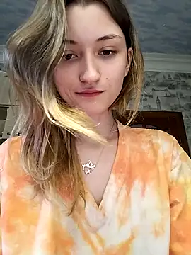 LillySvon online show from May 7, 2:09 pm