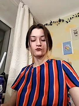 LillySvon online show from April 18, 5:37 pm