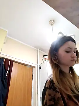 LillySvon online show from March 25, 5:12 pm