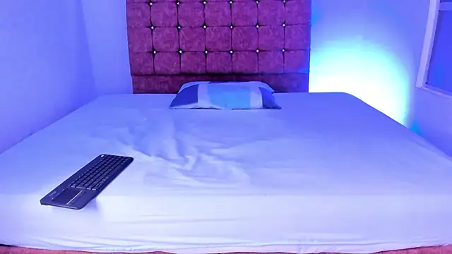 Ivy rae xxx online show from December 18, 6:01 pm