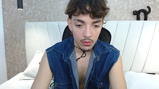 Snapshot of Jake_laraxxx chatting on September 21, 6:02 pm Jake laraxxx online show from September 21, 6:02 pm