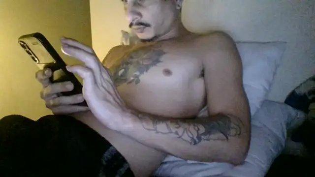 Skate012 online show from May 20, 9:39 am
