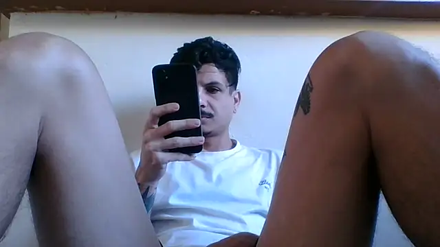 Snapshot of Skate012 chatting on July 9, 4:50 pm Skate012 online show from July 9, 4:50 pm