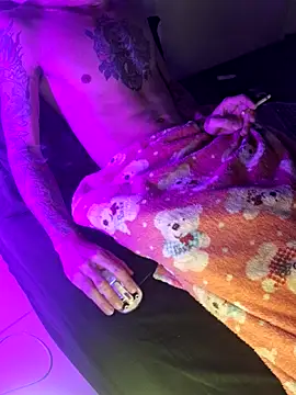Skate012 online show from May 12, 4:31 am