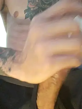 Skate012 online show from March 17, 5:49 pm