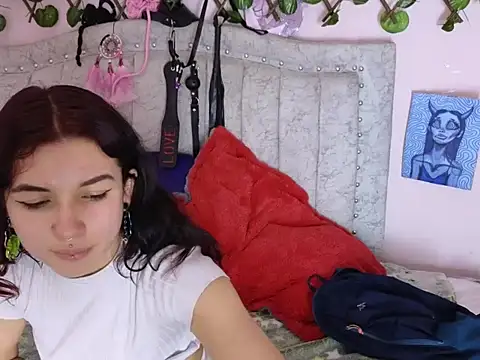 Snapshot of Britney_thx chatting on September 20, 6:13 pm Britney thx online show from September 20, 6:13 pm