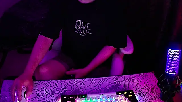Snapshot of xXxHARDPORNxXx chatting on July 15, 1:23 am xXxHARDPORNxXx online show from July 15, 1:23 am