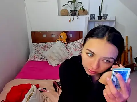 megan doll2123 online show from December 18, 7:07 pm