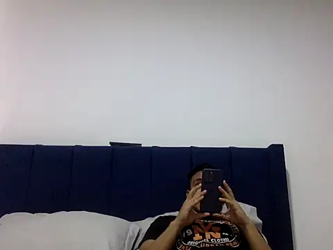 KianxxTeach online show from November 6, 9:08 pm