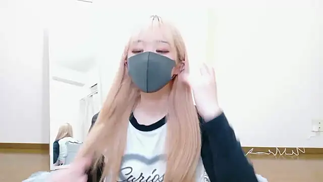 Snapshot of Una_chan_ chatting on October 21, 10:58 am Una chan online show from October 21, 10:58 am
