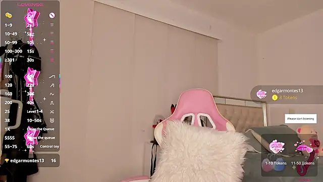 Snapshot of Lauuuuuuuu_ chatting on February 9, 3:26 am Lauuuuuuuu online show from February 9, 3:26 am