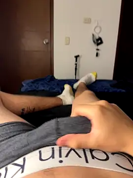 Snapshot of liamty_luxor chatting on November 6, 4:49 am liamty luxor online show from November 6, 4:49 am