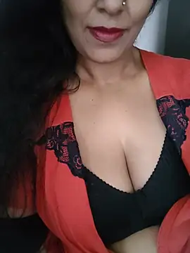 Deepa Sharma143 online show from May 18, 1:39 am
