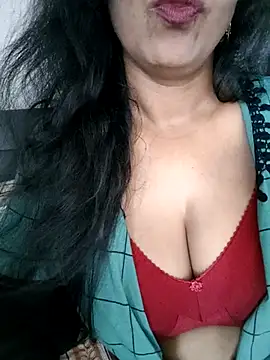 Deepa Sharma143 online show from March 28, 1:50 am