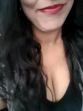 Deepa Sharma143 online show from October 3, 6:15 am