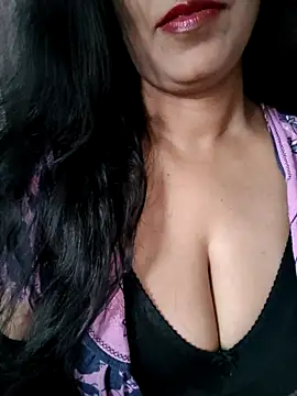 Deepa Sharma143 online show from October 19, 1:30 am