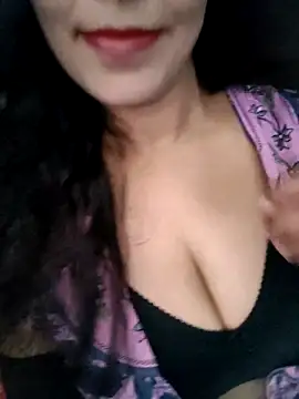 Deepa Sharma143 online show from October 5, 6:15 am