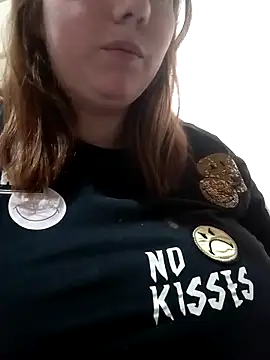 Snapshot of bellita13 chatting on October 22, 4:39 pm bellita13 online show from October 22, 4:39 pm