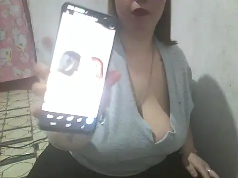 Snapshot of bellita13 chatting on September 13, 10:15 am bellita13 online show from September 13, 10:15 am