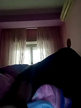 Snapshot of estrogeni chatting on April 13, 6:28 am estrogeni online show from April 13, 6:28 am