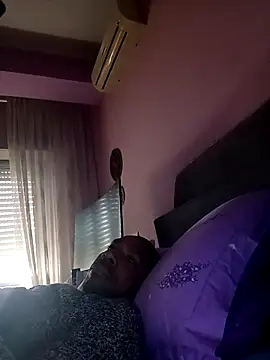 estrogeni online show from March 28, 8:15 am