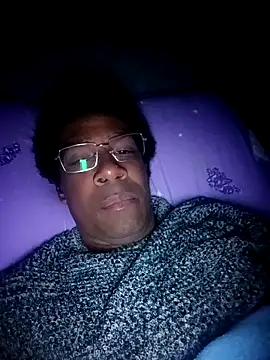 estrogeni online show from March 7, 10:15 pm