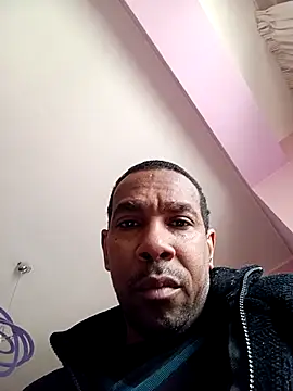 Snapshot of estrogeni chatting on April 23, 9:38 am estrogeni online show from April 23, 9:38 am