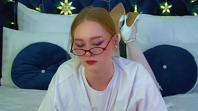 AgataFoxley online show from December 20, 6:38 am