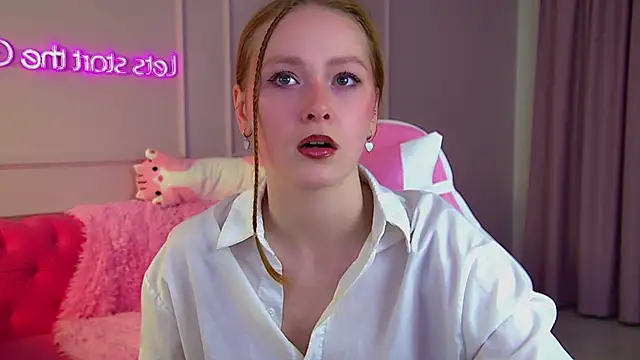 AgataFoxley online show from October 1, 8:35 pm