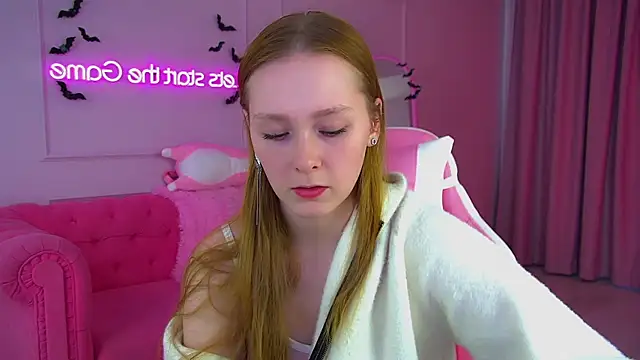 AgataFoxley online show from November 3, 7:13 am