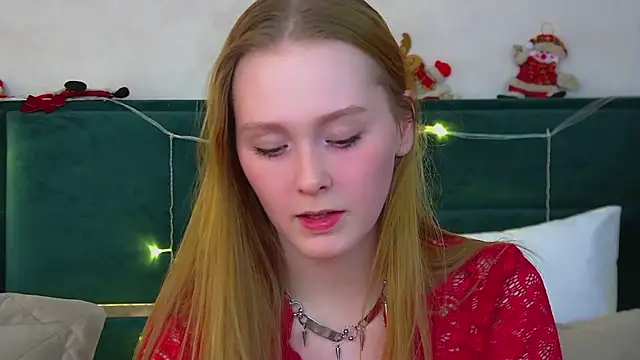 AgataFoxley online show from December 14, 6:13 pm