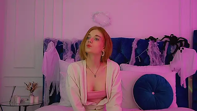 MelissaBauch online show from November 1, 6:24 pm