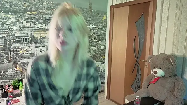 luvvcutie online show from June 18, 4:55 am