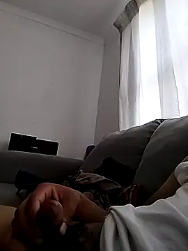 Snapshot of j3tt360 chatting on February 11, 10:15 am j3tt360 online show from February 11, 10:15 am