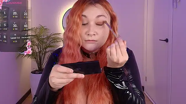 laura palmerr online show from September 25, 1:44 am