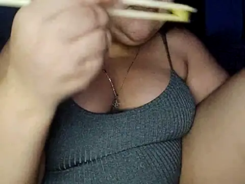 xlatinastar online show from February 27, 11:48 pm