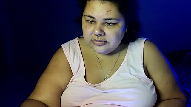 Snapshot of xlatinastar chatting on July 1, 5:35 pm xlatinastar online show from July 1, 5:35 pm
