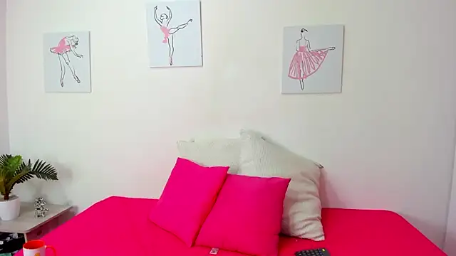 Hill Brownie online show from October 22, 12:15 pm