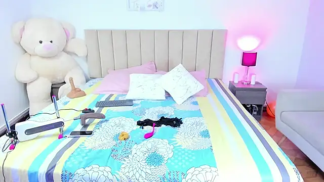 Hill Brownie online show from November 11, 12:44 pm