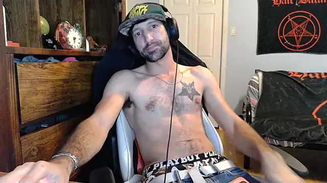 Snapshot of Ardokks chatting on November 19, 7:36 pm Ardokks online show from November 19, 7:36 pm