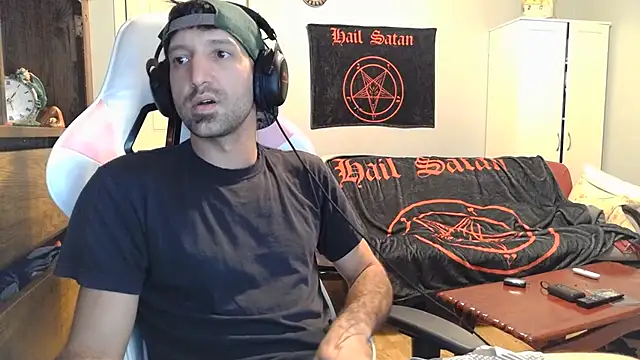 Snapshot of Ardokks chatting on October 28, 4:02 am Ardokks online show from October 28, 4:02 am