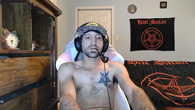 Snapshot of Ardokks chatting on November 15, 4:05 am Ardokks online show from November 15, 4:05 am